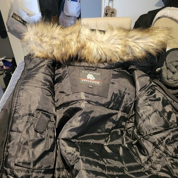 Women's winter jacket - Picture 1 of 3